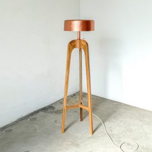 TRIPIÉ COBRE PULIDO